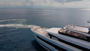 Vignette du programme télé Piégée sur le yacht d'un milliardaire