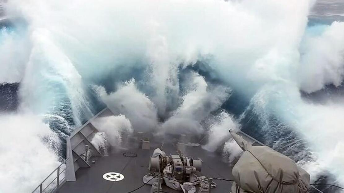 Vignette du programme télé Les vagues scélérates, un mystère de taille