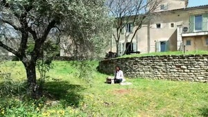 Vignette du programme télé Une maison, un artiste (Maryse Condé à Gordes, la maison d'une femme libre) S13