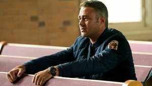 Vignette du programme télé Chicago Fire (Un pompier d'exception) S7 (6/22)