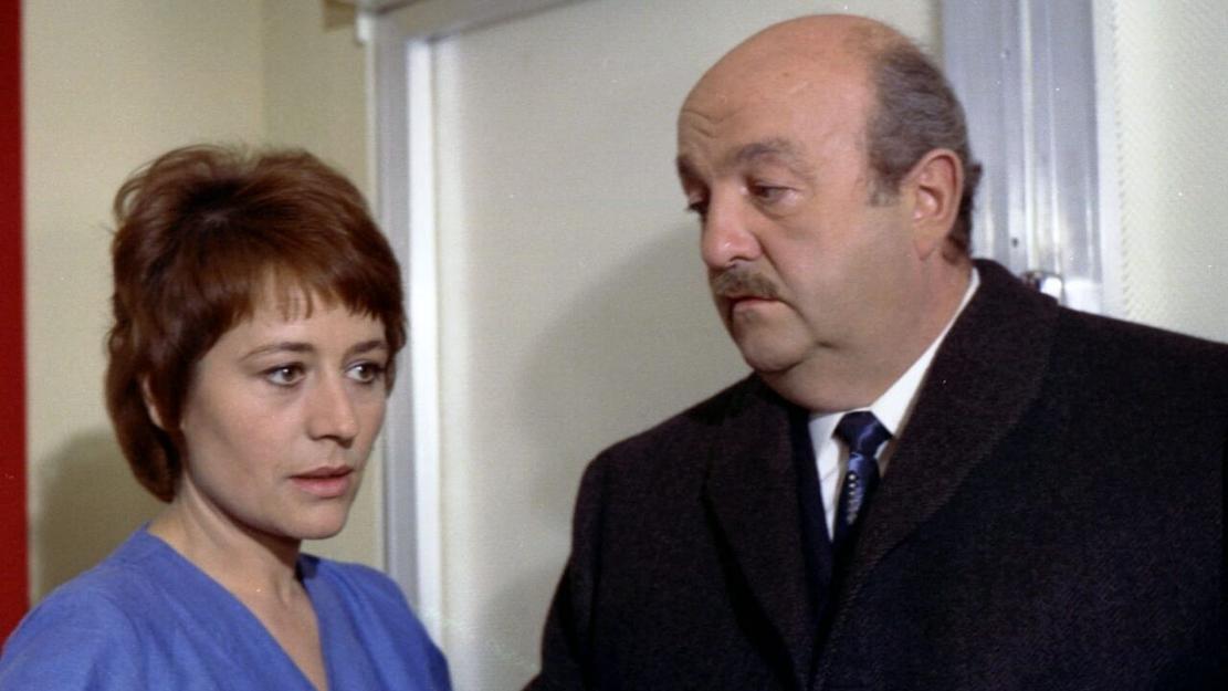 Vignette du programme télé Elle boit pas, elle fume pas, elle drague pas, mais... elle cause !