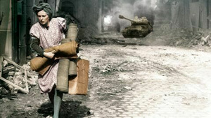 Vignette du programme télé Apocalypse : la 2e Guerre mondiale (L'embrasement (1941-1942)) S1 (4/6)