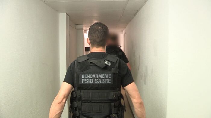 Vignette du programme télé 100 jours avec les gendarmes d'Aix-en-Provence