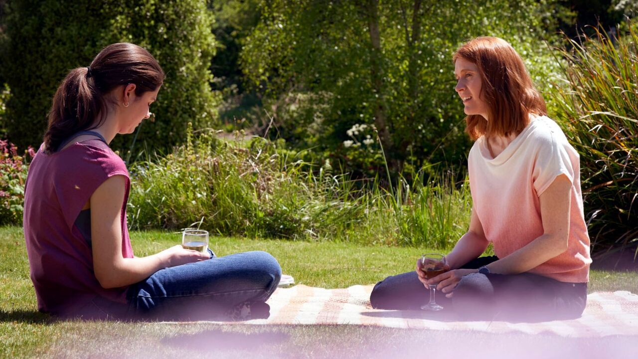 Vignette du programme télé Conversations with Friends
