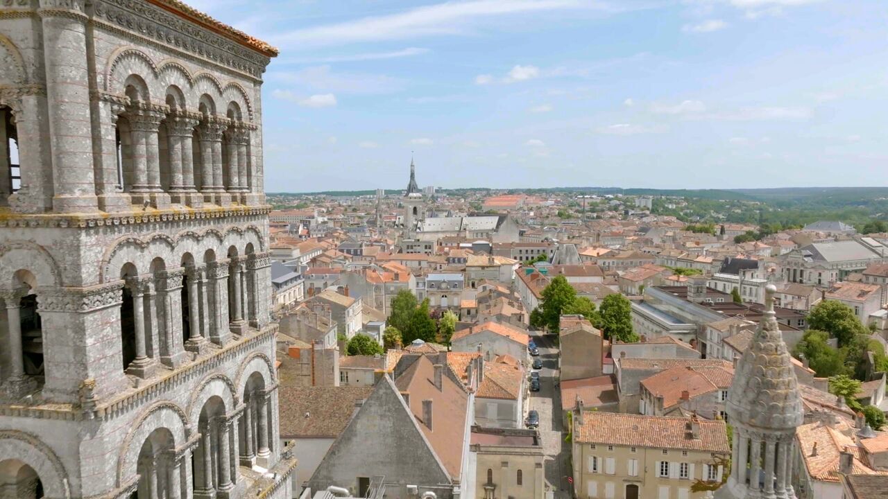 Vignette du programme télé Les 100 lieux qu'il faut voir