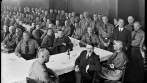 Vignette du programme télé Hitler, une vie en images (Au pouvoir) S1 (2/4)