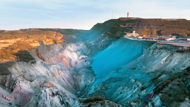 Vignette du programme télé Des mines vertes une solution a la crise climatique 