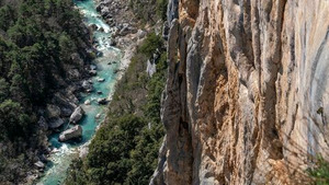 Vignette du programme télé Voyage au coeur des Alpes (L'hiver)