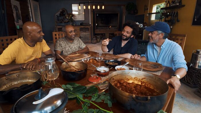 Vignette du programme télé A la poursuite du rougail saucisses