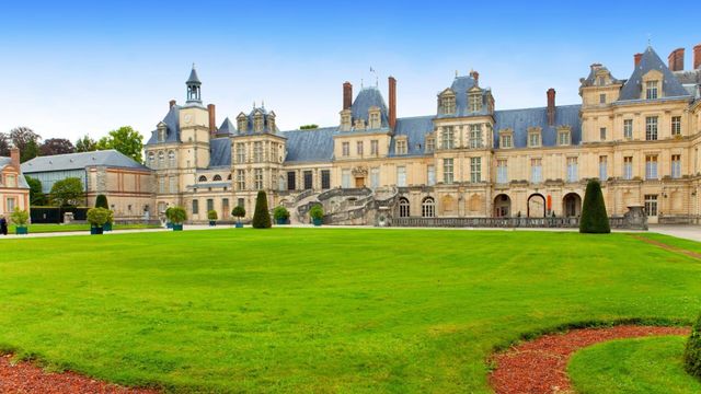 Vignette du programme télé Sous les jupons de l histoire