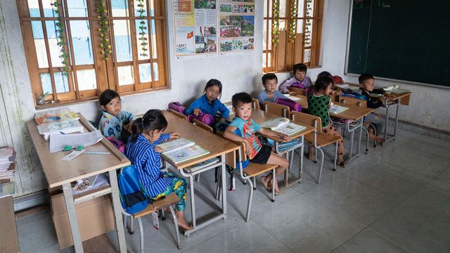 Vignette du programme télé Viêtnam, une maîtresse d'école au sommet