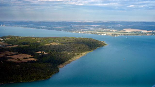 Vignette du programme télé Voyage en eaux calmes - Saison 1
