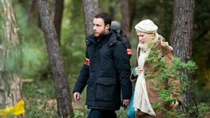 Vignette du programme télé Candice Renoir (L'habit ne fait pas le moine) S2 (6/10)