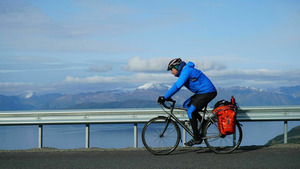 Vignette du programme télé La nature scandinave à vélo (Du Cap Nord à la Suède) S1 (n°1)