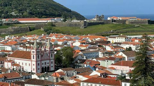 Vignette du programme télé A la découverte du monde (Terceira et Pico, îles des Açores) S3