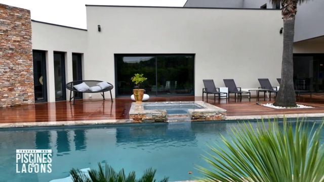 Vignette du programme télé Travaux XXL : piscines et lagons - Saison 2