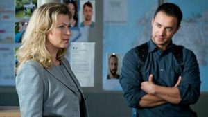 Vignette du programme télé Candice Renoir (Plus on est de fous, plus on rit) S1 (2/8)