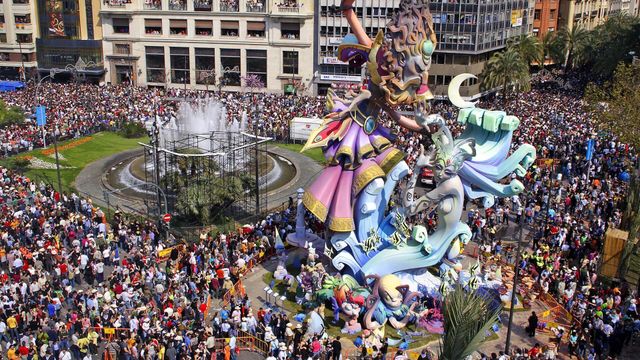 Vignette du programme télé Espagne : la fête des Fallas embrase Valence