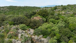 Vignette du programme télé Les 100 lieux qu'il faut voir (De Porto-Vecchio à Propriano : le chemin de l'âme corse) S11 (1/8)