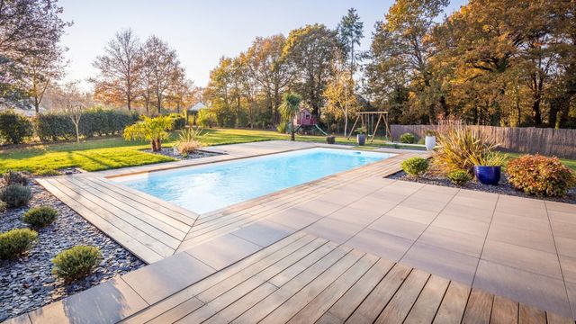 Vignette du programme télé Piscines privées : à quel prix ?