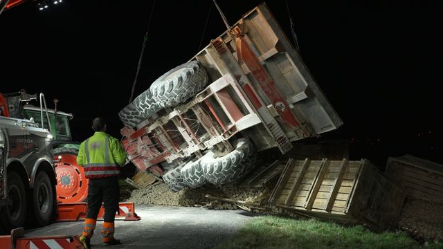 Vignette du programme télé 100 jours avec les dépanneurs de l'autoroute - Saison 3