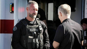 Vignette du programme télé S.W.A.T. *2017 (Une vie pour une autre) S6 (11/22)