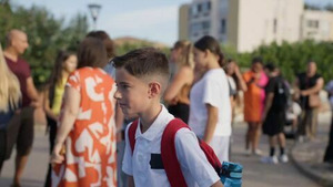 Vignette du programme télé La cour des grands (Demain, c'est la rentrée !) S1 (1/10)