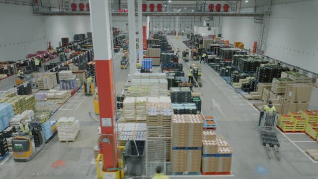 Vignette du programme télé Hypermarchés : dans les coulisses d&#039;un géant de la grande distribution