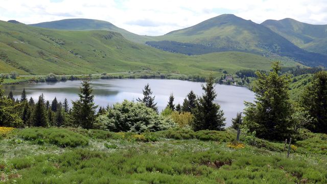 Vignette du programme télé Le Massif central, poumon vert de la France