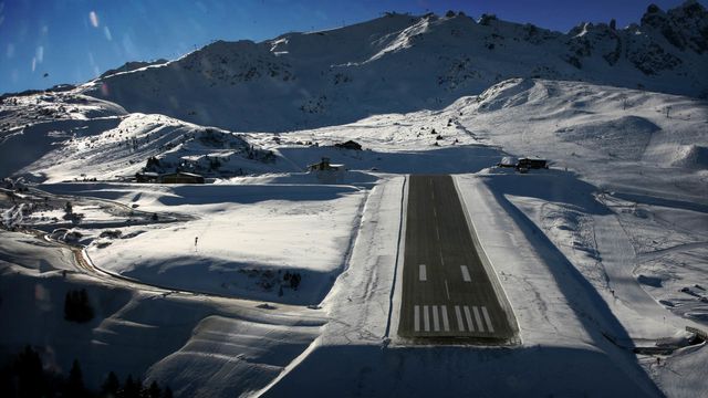 Vignette du programme télé Les 10 aéroports les plus dangereux de la planète