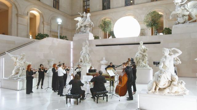 Vignette du programme télé Vivaldi et Mozart au musée du Louvre sous la direction de Julien Chauvin