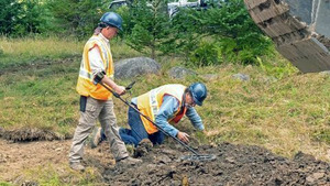 Vignette du programme télé Le mystère d'Oak Island (Un mouvement quadrilatéral) S10 (18/26)