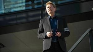 Vignette du programme télé Section de recherches (L'enfant chéri) S12 (3/14)