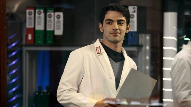 Vignette du programme télé Les spécialistes : investigation scientifique - Saison 7