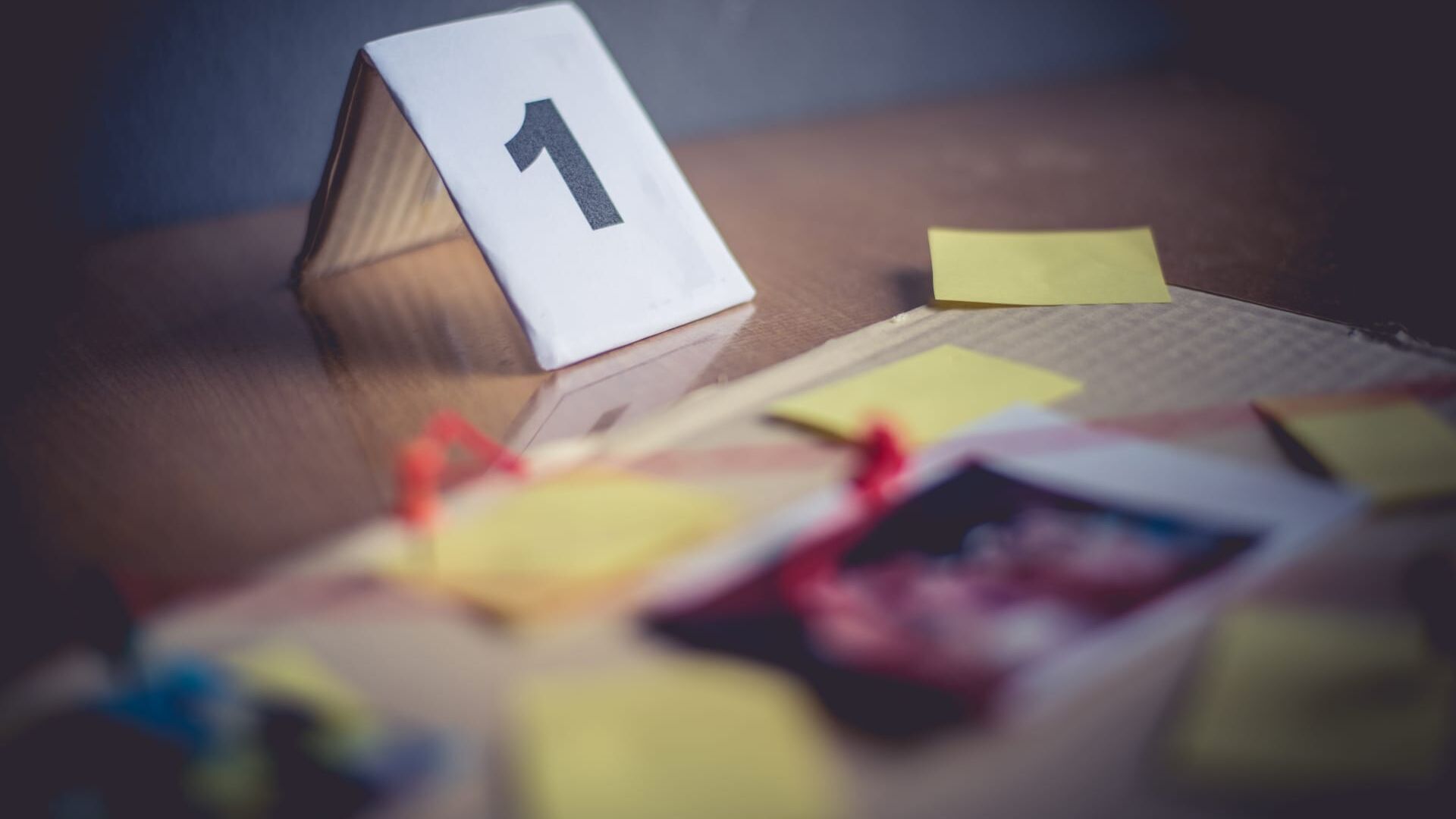 Vignette du programme télé Samuel Paty: récit d'un assassinat qui aurait dû être évité