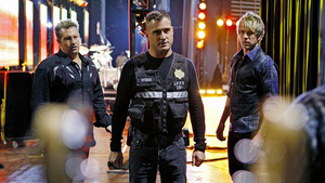 Vignette du programme télé Les experts (Tirer sa révérence) S10 (14/23)