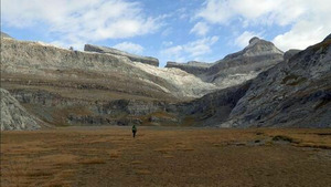 Vignette du programme télé Les plus beaux treks (Le Parc national des Pyrénées) S1 (6/6)