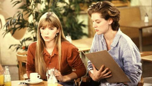 Vignette du programme télé Hélène et les garçons (Une anglaise à caser) S1 (99/280)