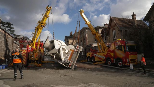 Vignette du programme télé 100 jours avec les dépanneurs de l'autoroute - Saison 2
