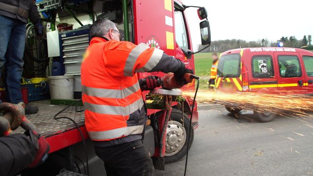 Vignette du programme télé 100 jours avec les dépanneurs de l'autoroute - Saison 2