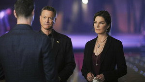 Vignette du programme télé Les experts : Manhattan (Jeu de meurtres) S9 (7/17)