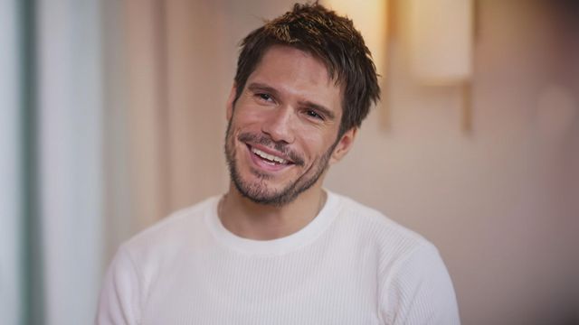 Vignette du programme télé L'AMOUR OUF : HISTOIRE D'UN SUCCÈS FOU