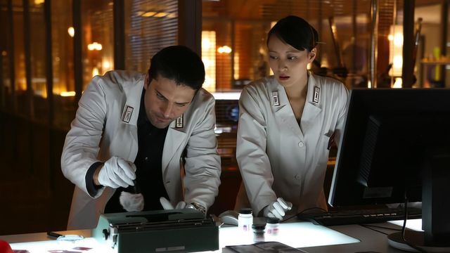 Vignette du programme télé Les spécialistes : investigation scientifique - Saison 8