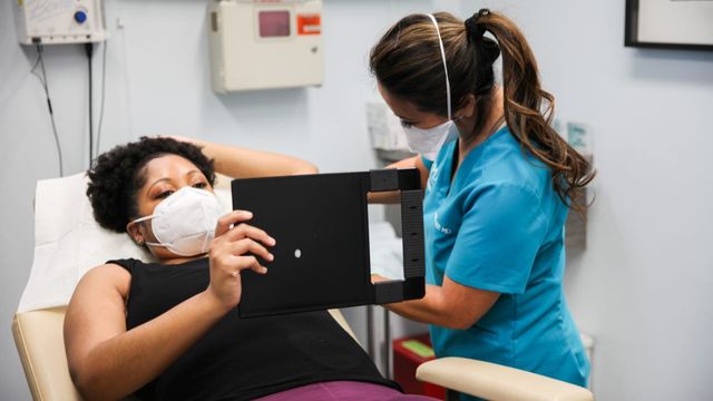 Vignette du programme télé Dr Pimple Popper - Saison 8