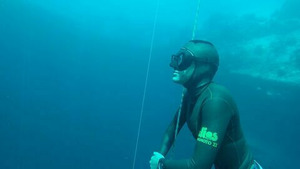 Vignette du programme télé Abyss, les plongeurs de l'impossible (Le Gouffre bleu (Bahamas)) S1 (1/3)