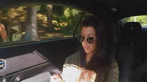 Vignette du programme télé L'incroyable famille Kardashian (Un malheur n'arrive jamais seul) S13 (5/14)