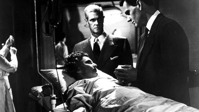 Vignette du programme télé La femme à l'écharpe pailletée