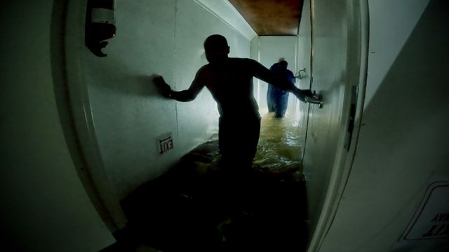 Vignette du programme télé Pris au piège : 60 heures sous la mer