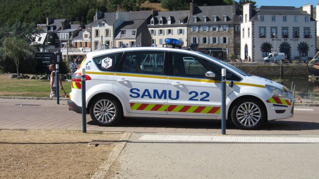 Vignette du programme télé 100 jours avec les secours - Saison 1