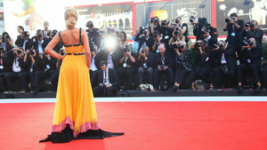 Vignette du programme télé 13 Novembre, dix ans après : La France se souvient